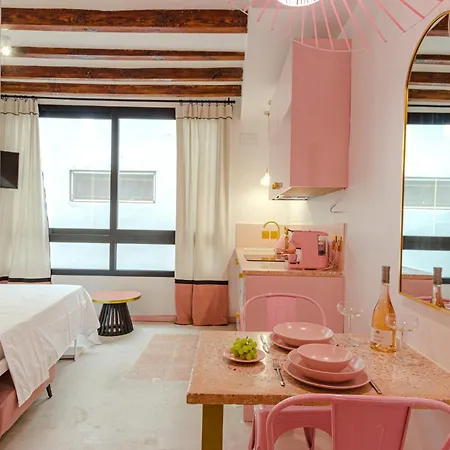 Glamorous Pink In Center Apartment Alicante