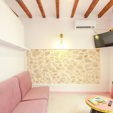 Apartment Glamorous Pink In Center