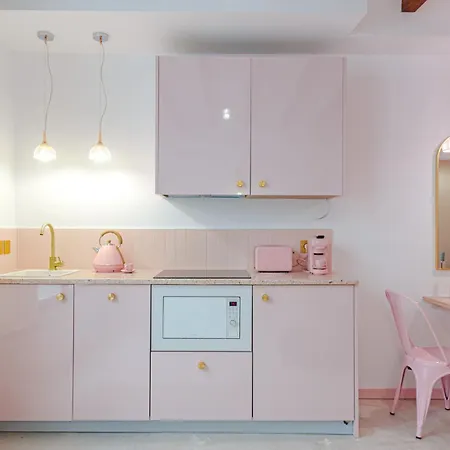 Glamorous Pink In Center *