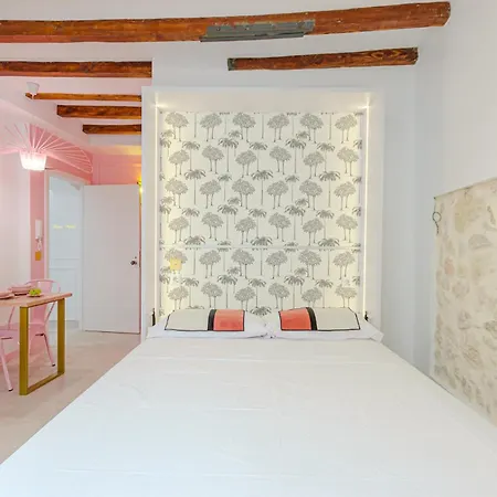 Apartment Glamorous Pink In Center Alicante