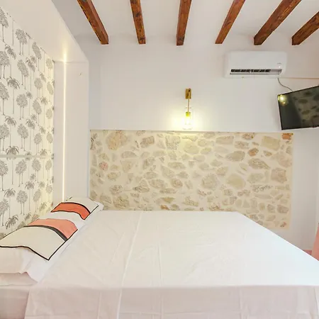 Apartment Glamorous Pink In Center Alicante