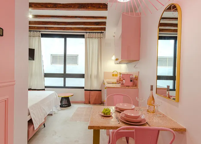 Glamorous Pink In Center Apartamento Alicante