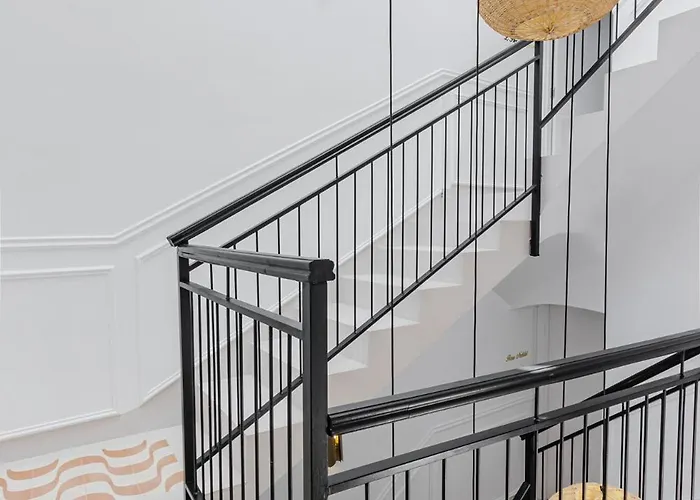 Glamorous Pink In Center * Alicante