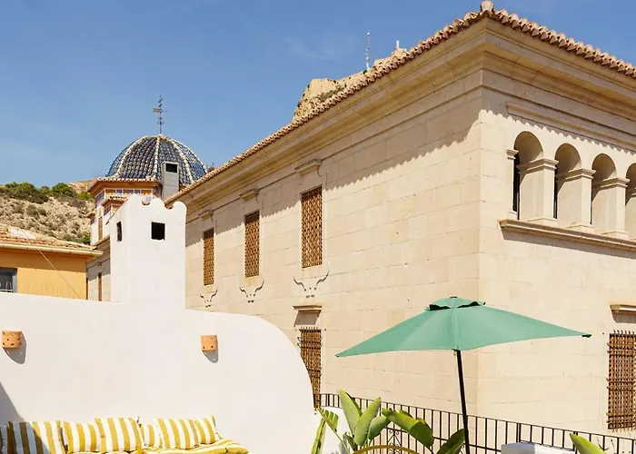 Glamorous Pink In Center * Alicante