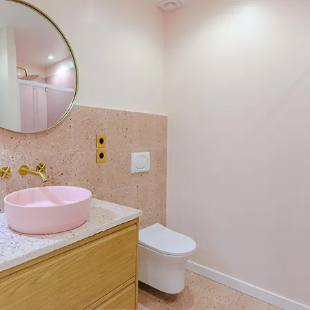 Glamorous Pink In Center Αλικάντε