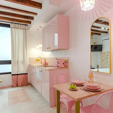 Glamorous Pink In Center Διαμέρισμα